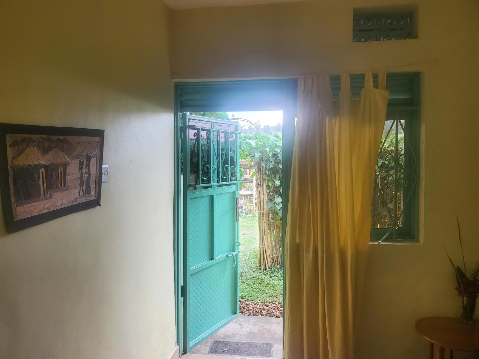 Gaia Eco Hub Bnb Bed and Breakfast Fort Portal Eksteriør billede